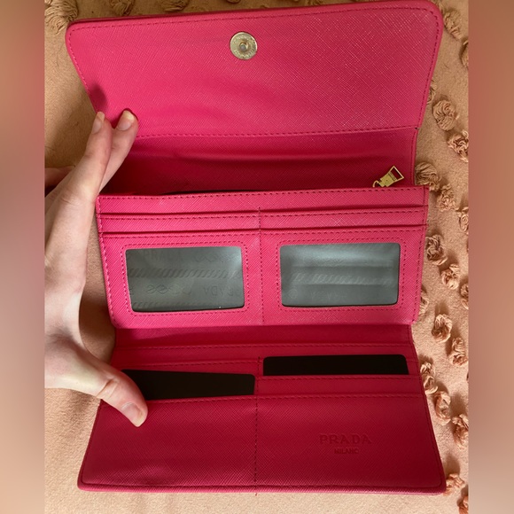Pink Wallet - Picture 3 of 4